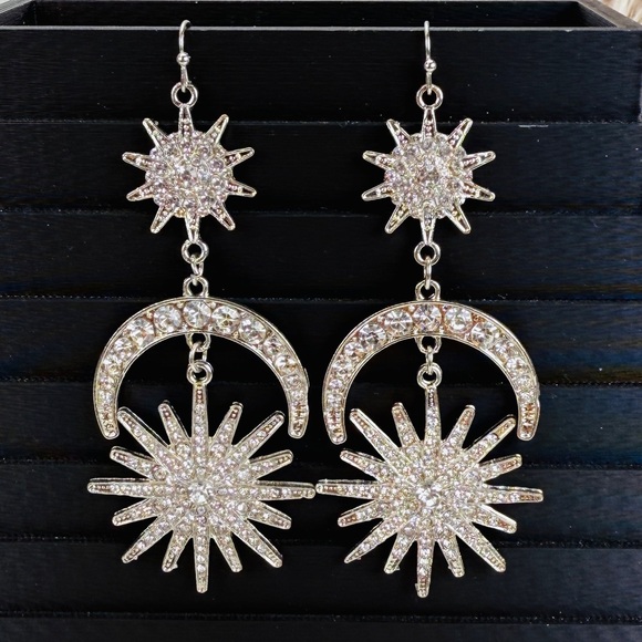 Moon and Star Silver Earrings – Charming Little Fox Silvertone crystal Star and Moon Ling Dangle pierced Earrings